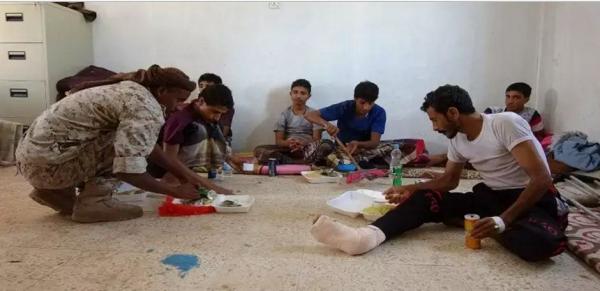 اليمن: شاهد بالصور اطفال حوثيين اسرى لدى الجيش الوطني الموالي لهادي بهذه المحافظة 